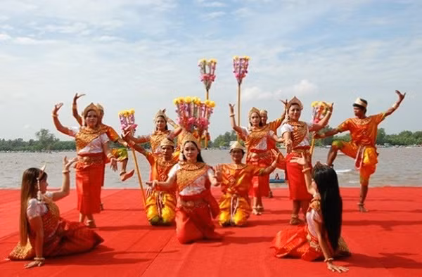 Đồng bào dân tộc Khmer ở Đồng bằng sông Cửu Long vui Tết cổ truyền Chôl Chnăm Thmây Ảnh: D.T