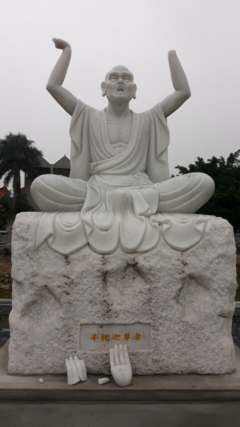 vụ bẻ tay tượng phật: camera ghi được hình ảnh, công an vào cuộc hình 1 vu be tay tuong phat: camera ghi duoc hinh anh, cong an vao cuoc hinh 1