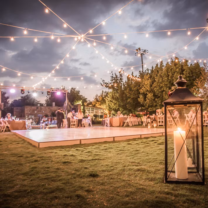 14 ý tưởng trang trí tiệc cưới sân vườn vừa sang trọng vừa lộng lẫy - Ảnh 6.