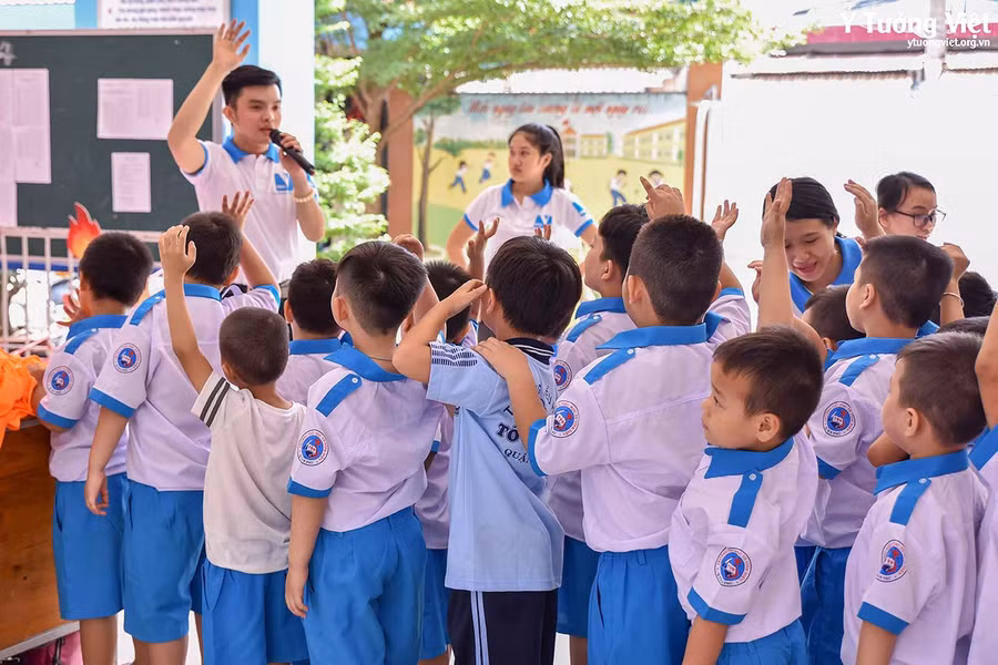 Trẻ cần được trang bị kỹ năng xã hội để có thể tự bảo vệ mình trước các mối đe dọa Ảnh: Y.T.V