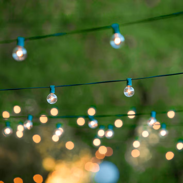 14 ý tưởng trang trí tiệc cưới sân vườn vừa sang trọng vừa lộng lẫy - Ảnh 2.