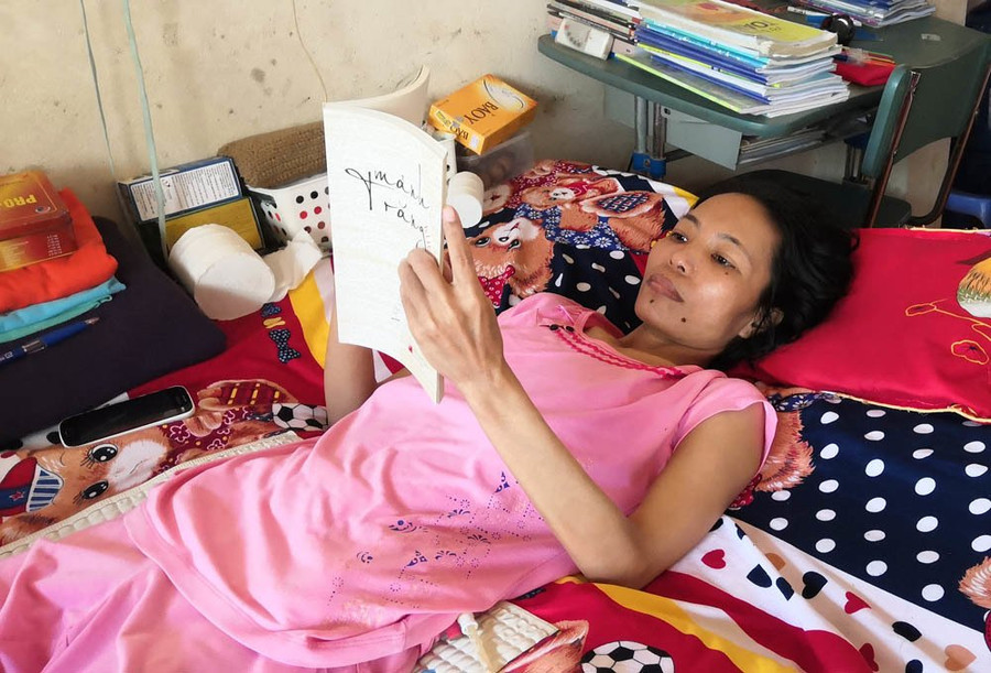 Đối với Phương viết sách là niềm vui mỗi ngày Chuyện tình cổ tích của cô gái Nghệ An 21 năm chống chọi với ung thư