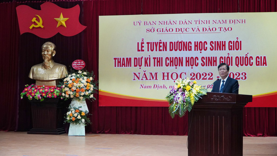 Giám đốc Sở GD&amp;ĐT Cao Xuân Hùng khẳng định, lãnh đạo tỉnh luôn ghi nhận sự nỗ lực của cả thầy và trò trong việc ôn luyện thi học sinh giỏi.