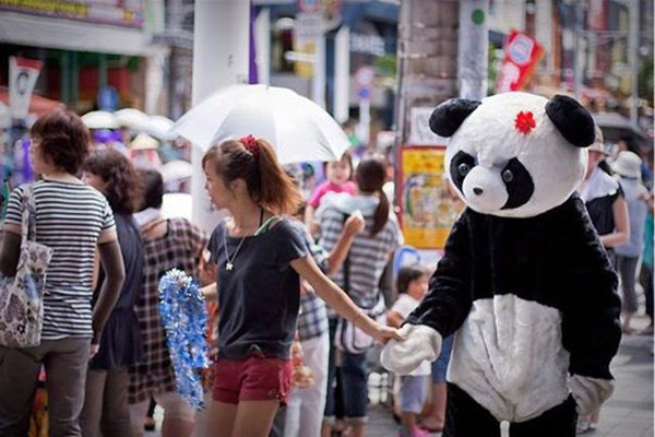 Dắt gấu của em đi chơi. cuoi-te-ghe-18-8-thoi-trang-thach-thuc-moi-trao-luu-2