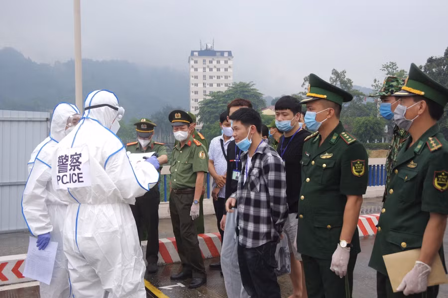 Cơ quan chức năng Việt Nam trao trả công dân cho phía Trung Quốc