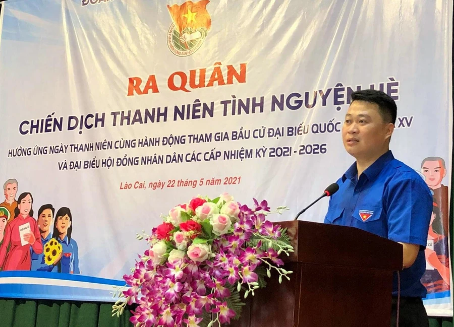 Anh Hà Đức Minh - Bí thư tỉnh Đoàn Lào Cai phát biểu tại Lễ ra quân (Ảnh: Tỉnh đoàn Lào Cai).