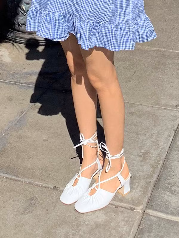 khong nghi ngo gi nua, 4 kieu giay nay nhat dinh co mat trong tu do cua nang cong so - 13