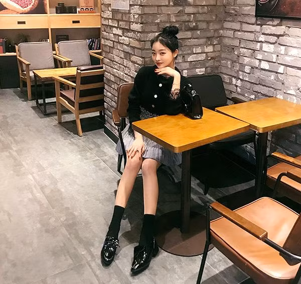 khong nghi ngo gi nua, 4 kieu giay nay nhat dinh co mat trong tu do cua nang cong so - 9