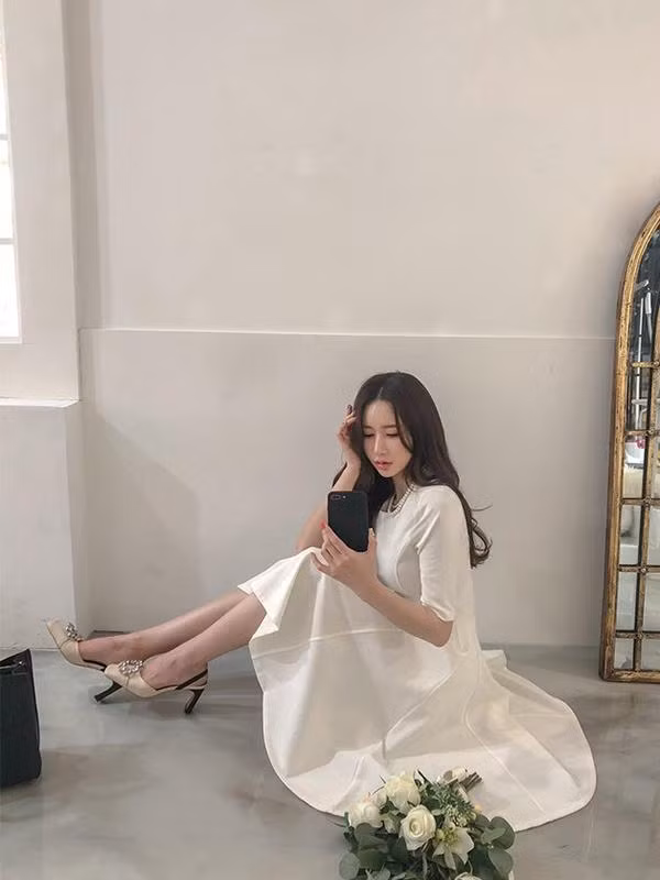 khong nghi ngo gi nua, 4 kieu giay nay nhat dinh co mat trong tu do cua nang cong so - 4