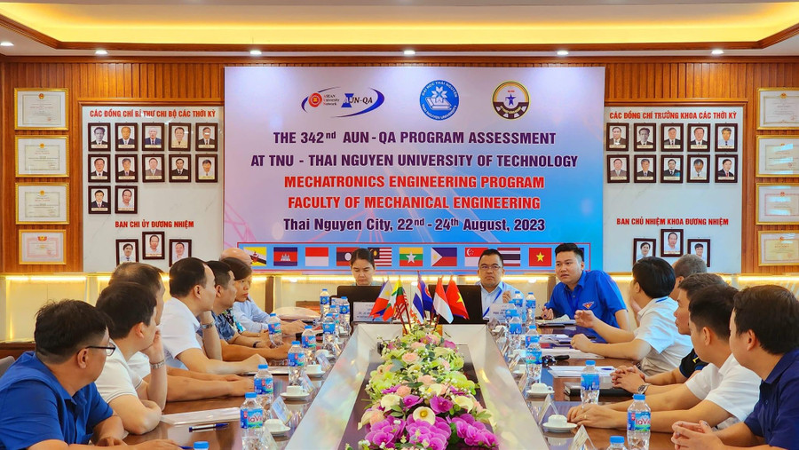 Phiên phỏng vấn thứ nhất ngành Kỹ thuật cơ điện tử.