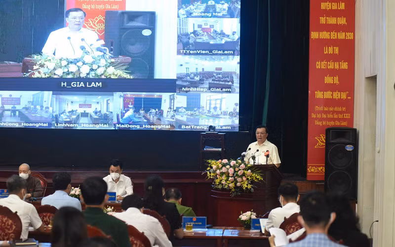 Hội nghị tiếp xúc cử tri của Đoàn đại biểu Quốc hội thành phố Hà Nội khóa XV theo hình thức trực tiếp và trực tuyến tại huyện Gia Lâm.
