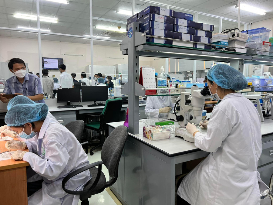 Việc phát triển và thúc đẩy các nhóm nghiên cứu mạnh trên nền tảng tài chính tốt sẽ thúc đẩy hoạt động chuyển giao tốt hơn Việc phát triển và thúc đẩy các nhóm nghiên cứu mạnh trên nền tảng tài chính tốt sẽ thúc đẩy hoạt động chuyển giao tốt hơn