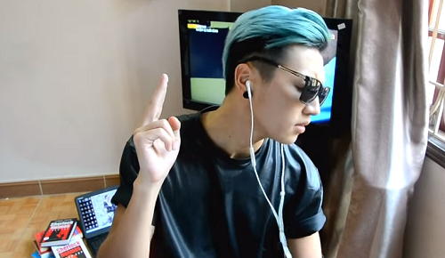 Chàng trai sinh năm 1994, hiện đang sinh sống và làm việc tại Hà Nội. Lê Quốc Hùng cũng từng là cựu sinh viên học tài chính ngân hàng tại Viện Đại học Mở Hà Nội.