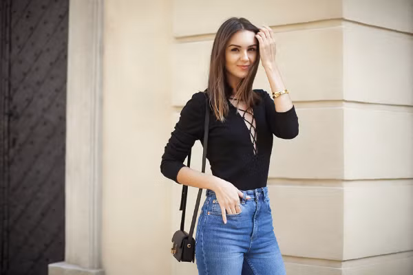 3 mốt áo "hở mà sang" cho những nàng ngực phẳng