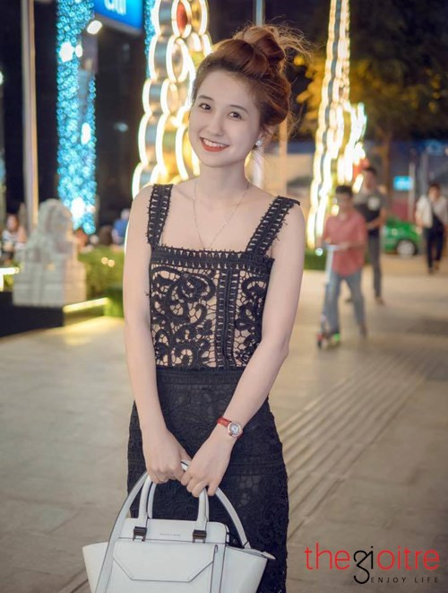 Hiện tại Ngọc Quyên đang theo học khoa diễn xuất chuyên nghiệp để có thể theo đuổi đam mê làm diễn viên của mình. Quyên hi vọng mọi người sẽ ủng hộ Quyên trên con đường cô đi: ‘Dẫu biết rằng con đường đi đến thành công không bao giờ bằng phẳng nhưng cố gắng là tất cả những gì mình phải làm cho dù kết quả cuối cùng là thành công hay thất bại’. Hiện tại Ngọc Quyên đang theo học khoa diễn xuất chuyên nghiệp để có thể theo đuổi đam mê làm diễn viên của mình. Quyên hi vọng mọi người sẽ ủng hộ Quyên trên con đường cô đi: ‘Dẫu biết rằng con đường đi đến thành công không bao giờ bằng phẳng nhưng cố gắng là tất cả những gì mình phải làm cho dù kết quả cuối cùng là thành công hay thất bại’.