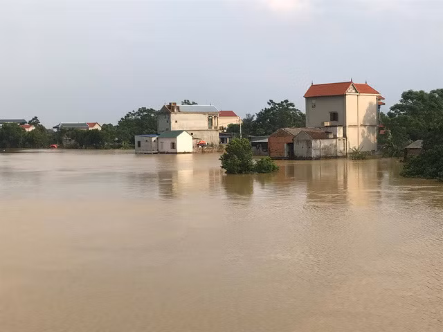 Nhiều khu vực tại đây đang bị ngập sâu. Ảnh: Dân Trí.