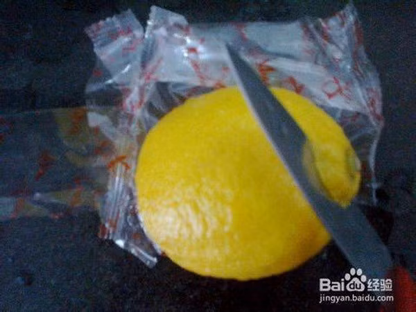 Hành khách giấu dao vào búi tóc khi lên máy bay.. để gọt hoa quả ảnh 3