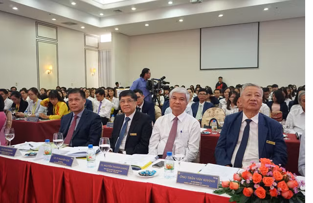 Các đại biểu tại lễ khai mạc kiểm định chất lượng giáo dục của BVU