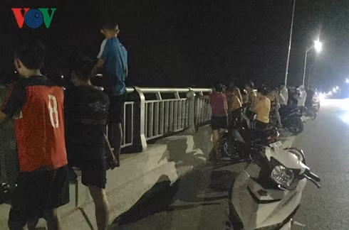 nghệ an: tắm trên sông hiếu, 3 học sinh đuối nước mất tích hình 1 nghe an: tam tren song hieu, 3 hoc sinh duoi nuoc mat tich hinh 1