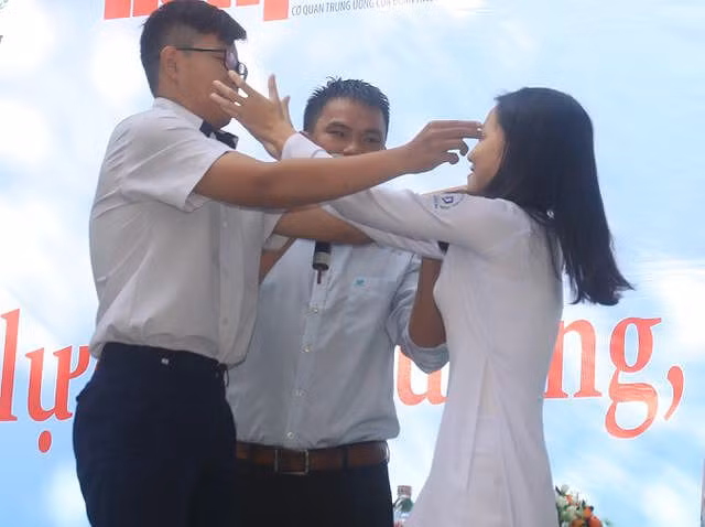 Trẻ bị xâm hại, dâm ô: Sai lầm đáng trách của phụ huynh ảnh 2 Trẻ bị xâm hại, dâm ô: Sai lầm chết người của phụ huynh - ảnh 1