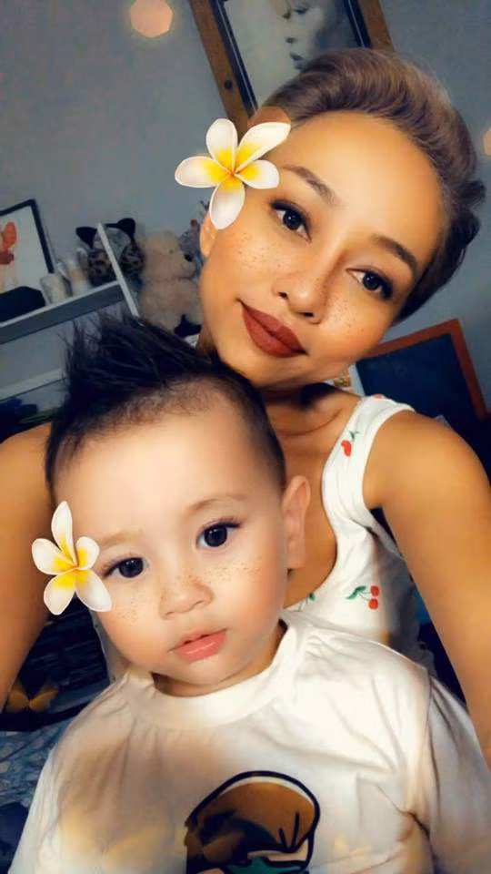 ra nuoc ngoai sinh con "rich kid" nhu sao viet: tuong chi suong, it ai biet noi kho phia sau - 6