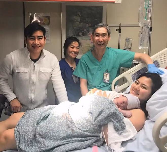 ra nuoc ngoai sinh con "rich kid" nhu sao viet: tuong chi suong, it ai biet noi kho phia sau - 1