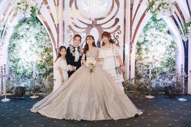 Xôn xao mối quan hệ "mẹ ghẻ - con chồng" không tốt đẹp của Joyce Phạm, con gái đại gia Minh Nhựa ảnh 3 Joyce Phạm rạng rỡ bên mẹ ruột Phương Thúy