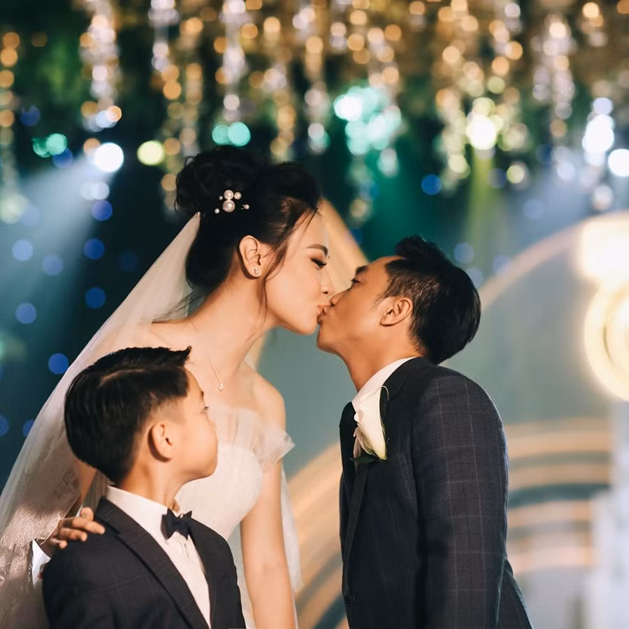 Sau khi kết hôn, cuộc sống của Cường Đô La và Đàm Thu Trang thế nào? ảnh 1 Sau khi két hon, cuọc sóng của Cuòng Do La và Dàm Thu Trang thé nào? hinh anh 1