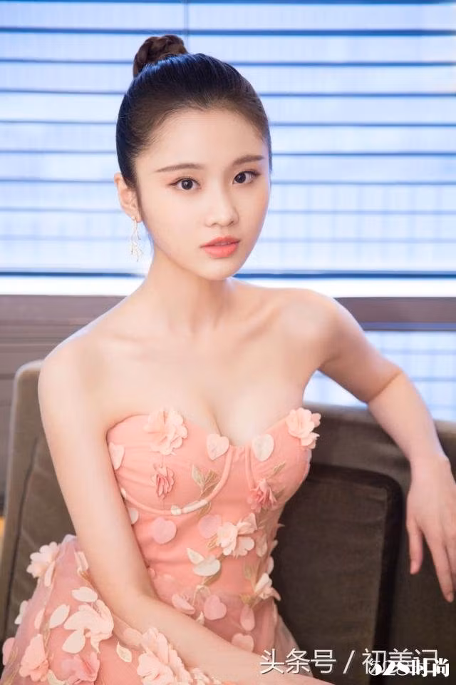 Triệu Lệ Dĩnh chịu cảnh lép vế trước nhan sắc xinh đẹp của Tiểu Lưu Diệc Phi-3