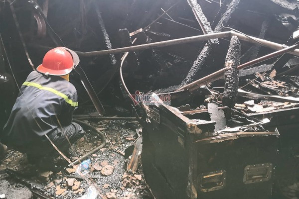 Biến dạng khủng khiếp bên trong Cung Việt Xô sau hỏa hoạn