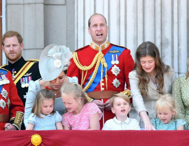 “Vũ khí” lợi hại giúp Công nương Kate xử trí con ăn vạ nín khóc tức thì ảnh 7 “Vũ khí” lợi hại giúp Công nương Kate xử trí con ăn vạ nín khóc tức thì ảnh 7