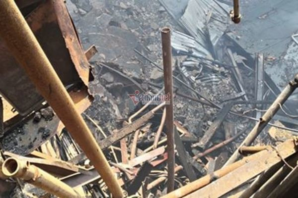 Biến dạng khủng khiếp bên trong Cung Việt Xô sau hỏa hoạn