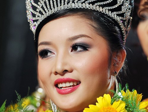 Những hoa hậu từng xin trả vương miện