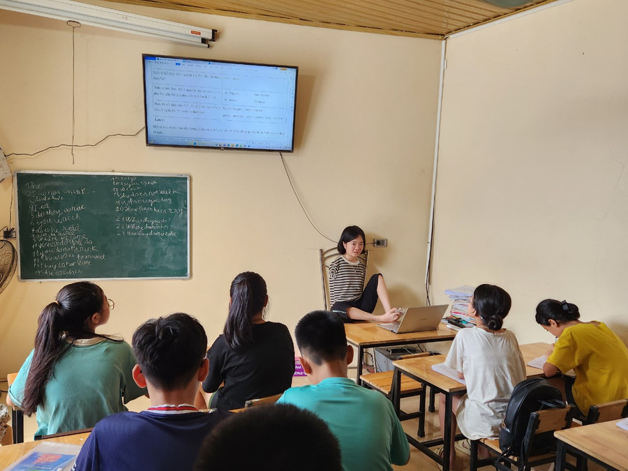 Lê Thị Thắm đã thực hiện được ước mơ làm cô giáo. (Ảnh: NT).