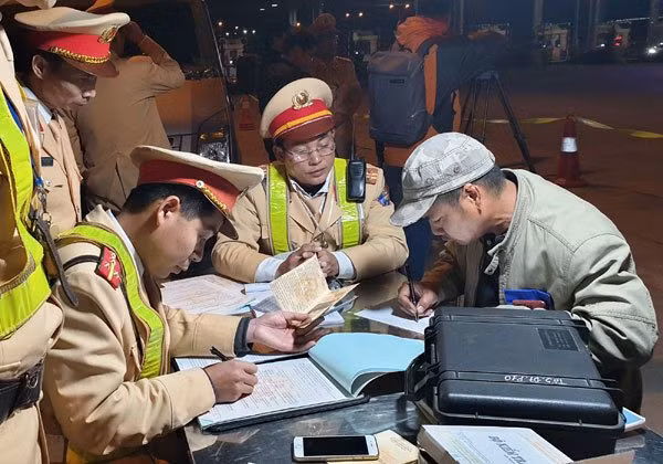 Keyword đầu tiên có dấu