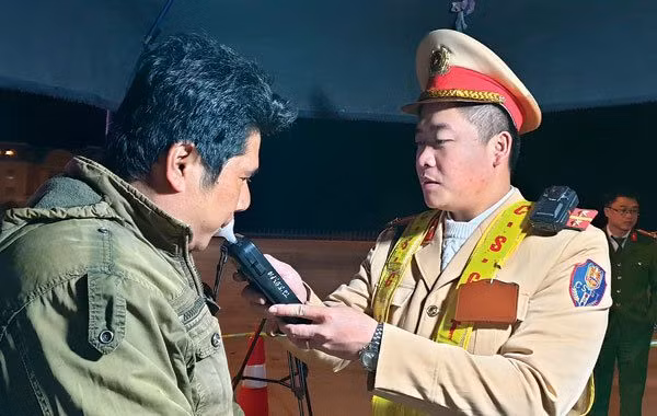 Tổng lực kiểm tra lái xe dùng ma túy, rượu bia