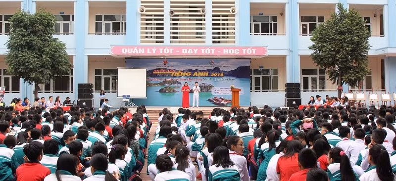 Hàng trăm em học sinh trường THCS Trọng Điểm tham dự Ngày hội tiếng Anh 2018