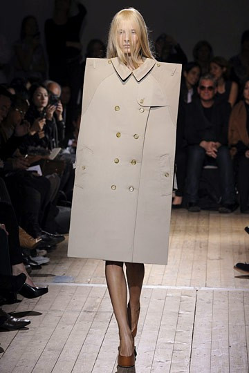 Những mẫu thời trang... không dám mặc ra đường - Ảnh 13. Những mẫu thời trang... không dám mặc ra đường - Ảnh 13.