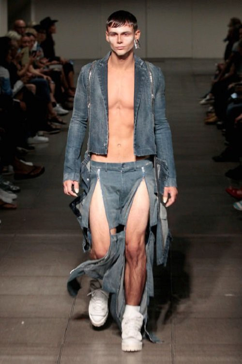 Những mẫu thời trang... không dám mặc ra đường - Ảnh 8. Những mẫu thời trang... không dám mặc ra đường - Ảnh 8.