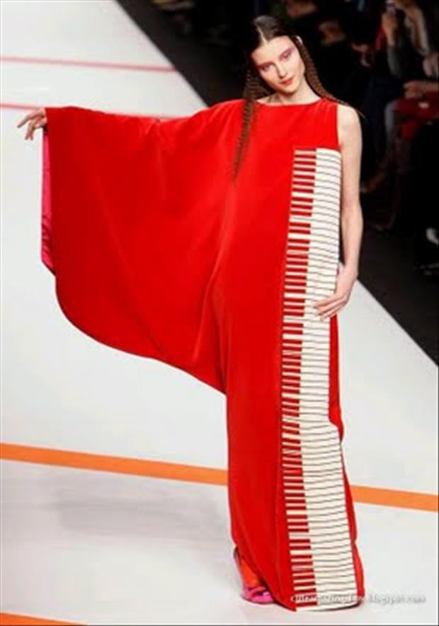 Những mẫu thời trang... không dám mặc ra đường - Ảnh 12. Những mẫu thời trang... không dám mặc ra đường - Ảnh 12.