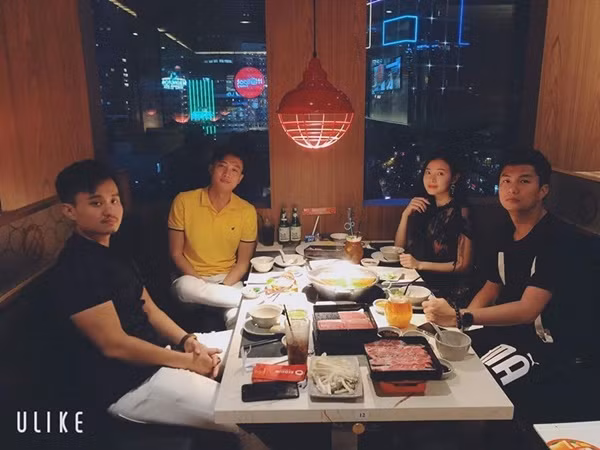 Quốc Trường và Midu từng bị bắt gặp đi ăn chung.