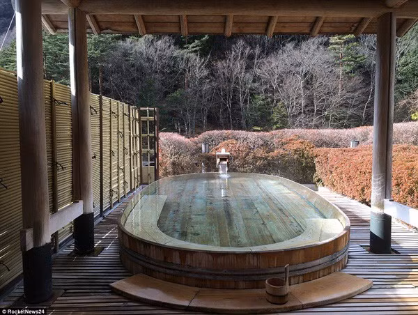 Khách sạn của người Nhật gây sốc cho cả thế giới: Mở cửa đón khách trong suốt 1.314 năm ảnh 3 Khách sạn của người Nhật gây sốc cho cả thế giới: Mở cửa đón khách trong suốt 1.314 năm ảnh 3