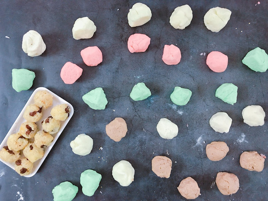 Vỏ bánh với nhiều màu sắc bắt mắt