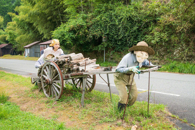 Gh&#233; thăm ng&#244;i l&#224;ng b&#249; nh&#236;n si&#234;u kỳ lạ ở Nhật Bản, nơi b&#250;p b&#234; c&#242;n đ&#244;ng hơn con người gấp chục lần - Ảnh 4.