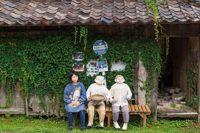 Ghé thăm ngôi làng bù nhìn siêu kỳ lạ ở Nhật Bản, nơi búp bê còn đông hơn con người gấp chục lần - Ảnh 4.