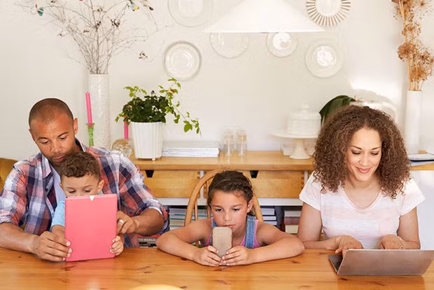 10 kiểu phụ huynh là nỗi ác mộng đối với con cái và các giáo viên: Kiểm soát, bao bọc và nuông chiều thái quá đều được “gọi tên” - Ảnh 3.