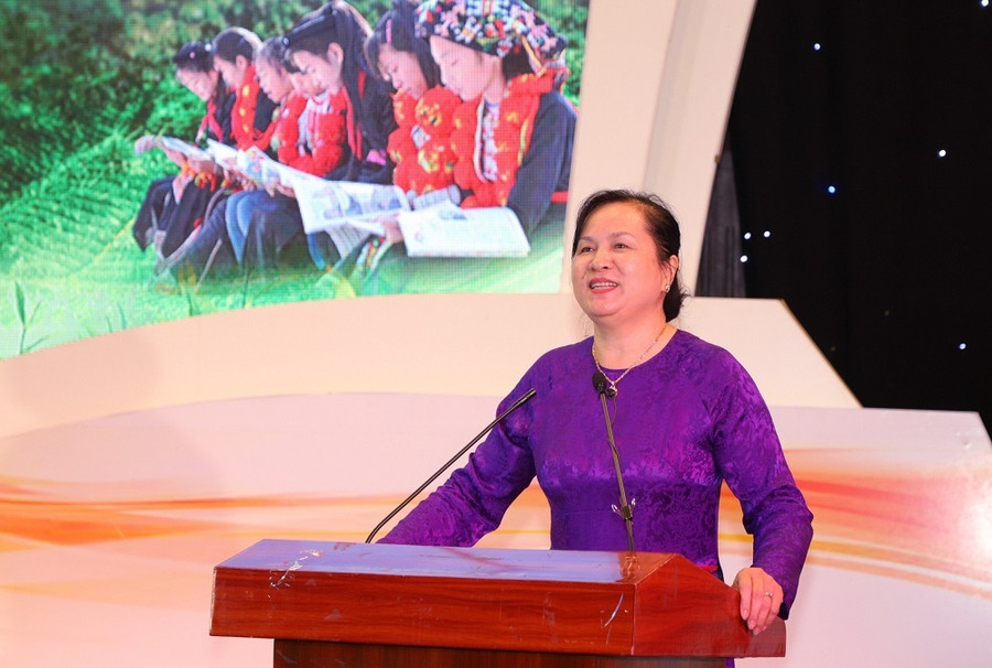 Bà Đỗ Thị Thìn, Ủy viên Ban Thường vụ Trung ương Hội Khuyến học Việt Nam, Chủ tịch Hội Khuyến học tỉnh phát biểu tại chương trình.