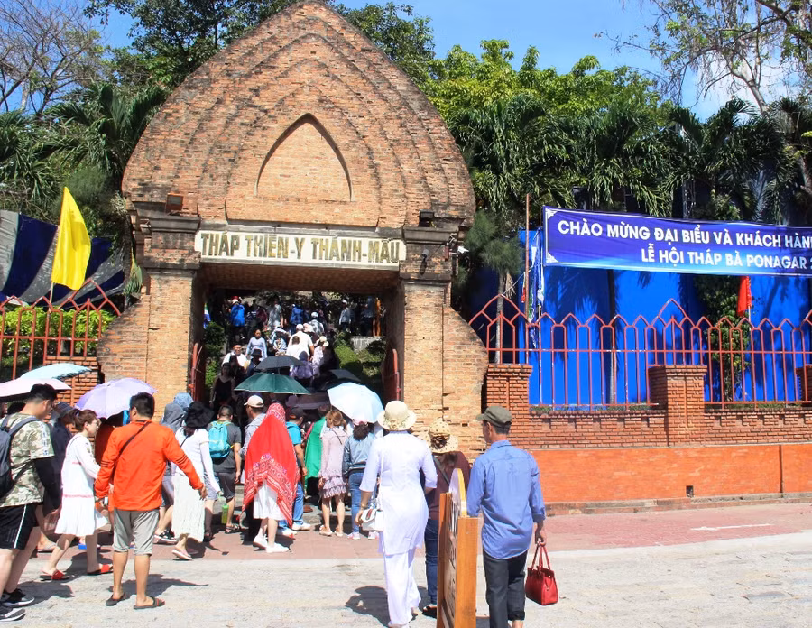 Khánh Hòa tạm dừng đón khách tại một số điểm tham quan từ 19/3