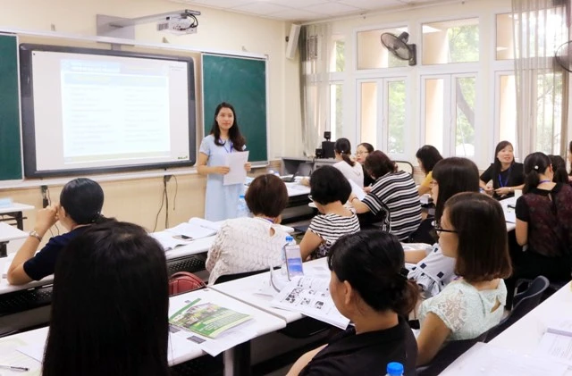 Nâng chuẩn đội ngũ để đáp ứng yêu cầu đổi mới giáo dục