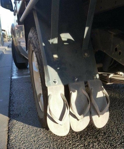 Trong cái khó, ló cái khôn. Trong cái khó, ló cái khôn.